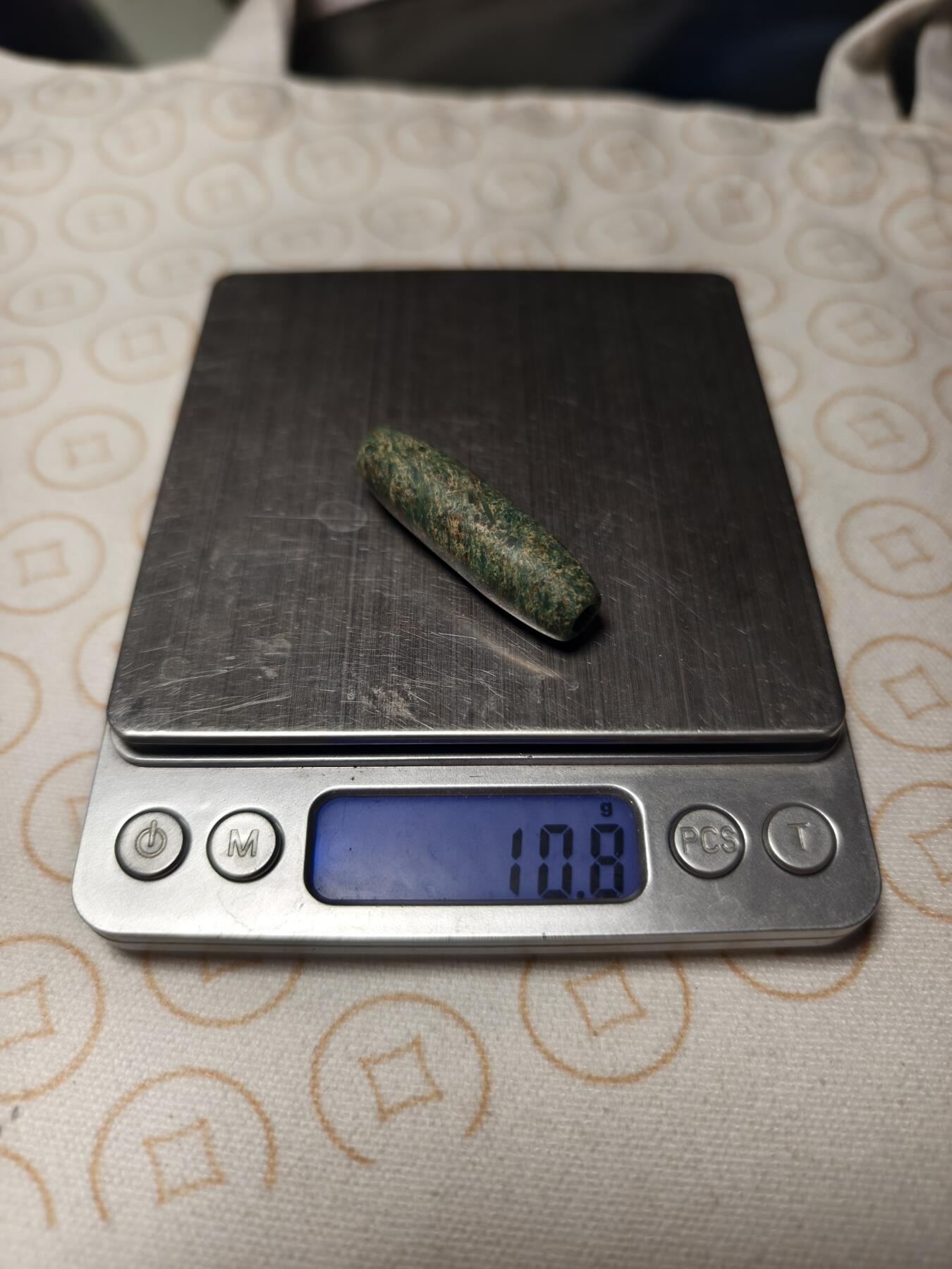 抚柳草堂-第三期章牌钱币 奖章勋章限时免佣 满百包邮 放漏专场 奥尔梅克文明古珠  3000系 大年份 典型器永久保真 难得好品 长(mm):42.4;宽(mm):12.9;高(mm):12.4;重10.8g