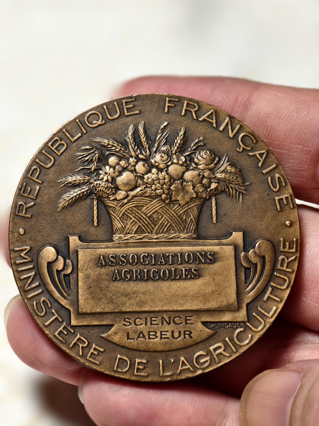 抚柳草堂-第三期章牌钱币 奖章勋章限时免佣 满百包邮 放漏专场 十九世纪末-二十世纪初法国农业部农业竞赛大铜章  播种者正反面浮雕都精美  大尺寸直径50mm 重量61.5g 品相非常好