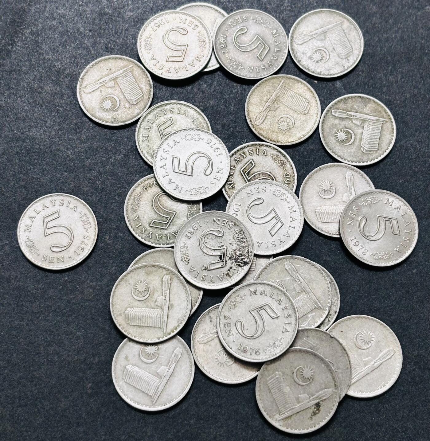 文馨钱币收藏第 286 场，圣诞节专场【 长期接收代拍品低至 0 佣金】 好品马来西亚 5 仙大厦版，各年份 27 枚