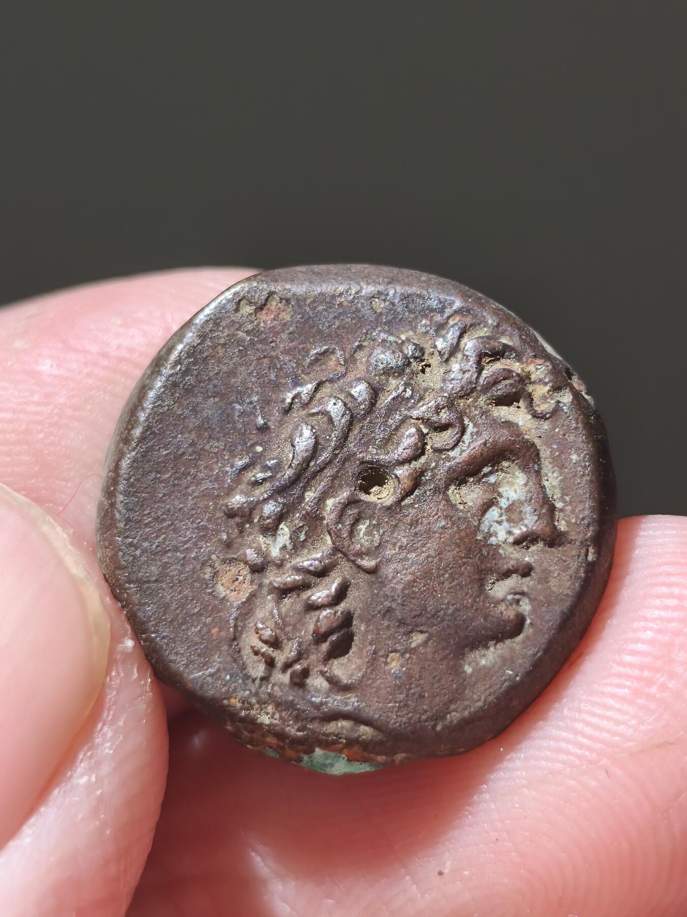 星盘世界钱币十二月二十七日古典币专场 小名誉！希腊化-叙利亚 篡位王特里丰铜币 前142-138年 背面希腊化时代出现的一种皇室头盔-科诺斯盔 塞琉古著名篡位将军