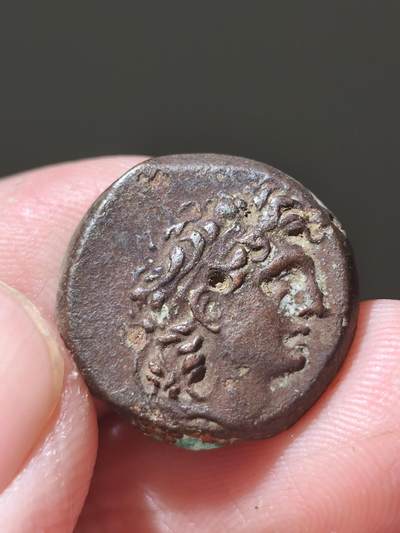 星盘世界钱币十二月二十七日古典币专场 - 小名誉！希腊化-叙利亚 篡位王特里丰铜币 前142-138年 背面希腊化时代出现的一种皇室头盔-科诺斯盔 塞琉古著名篡位将军