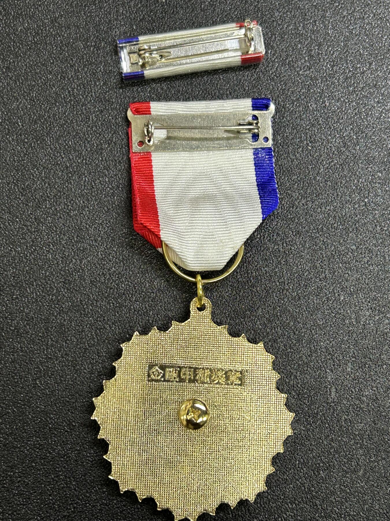 西秦中古拍卖第七十期 民国甲种金瓯奖章 带勋略 退台后 秋海棠地图
