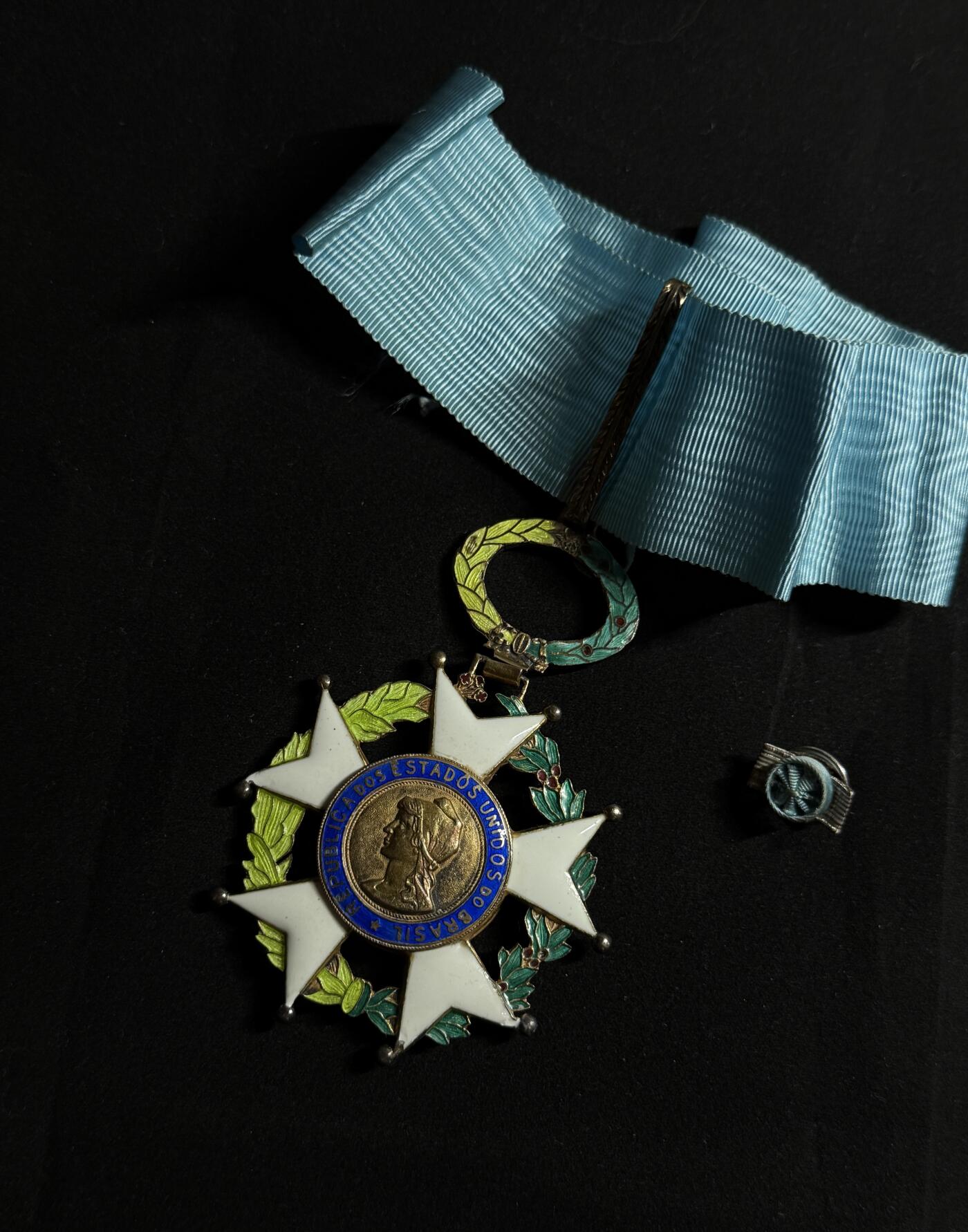 欢庆元旦！戎马世界章牌大赏第109期元旦大拍 巴西南十字勋章，银制，指挥官级，盒略齐全，非常厚重（75g）