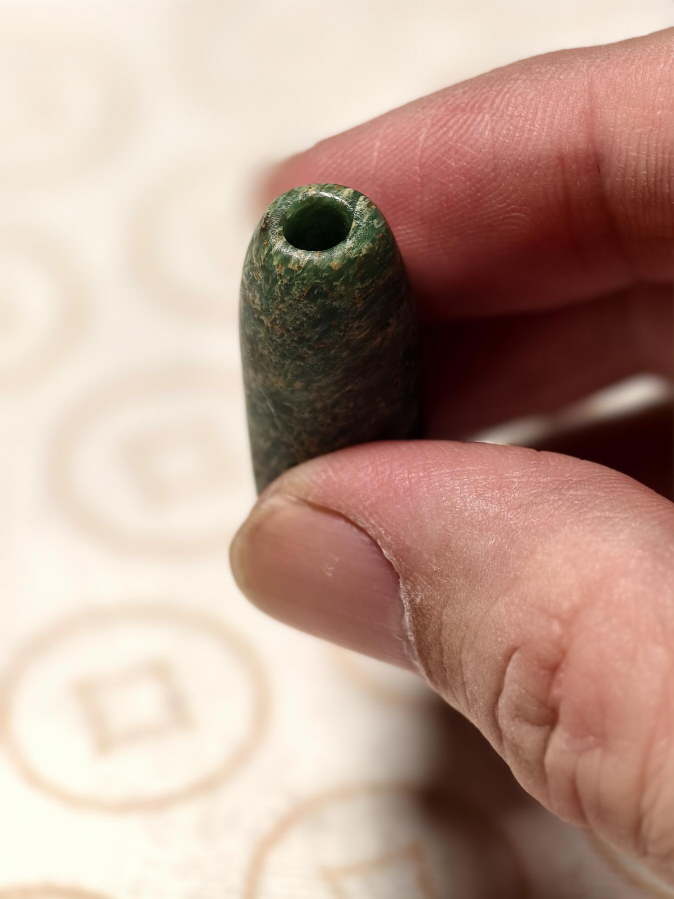 抚柳草堂-第三期章牌钱币 奖章勋章限时免佣 满百包邮 放漏专场 奥尔梅克文明古珠  3000系 大年份 典型器永久保真 难得好品 长(mm):42.4;宽(mm):12.9;高(mm):12.4;重10.8g