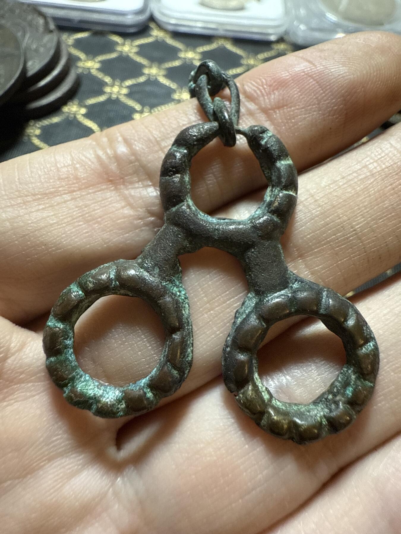 南宋泉阁俄币 外币 国币 专场第二十期 【送拍无额外佣金】 中世纪 草原文化 带工铜挂坠 带链子 少见 好品