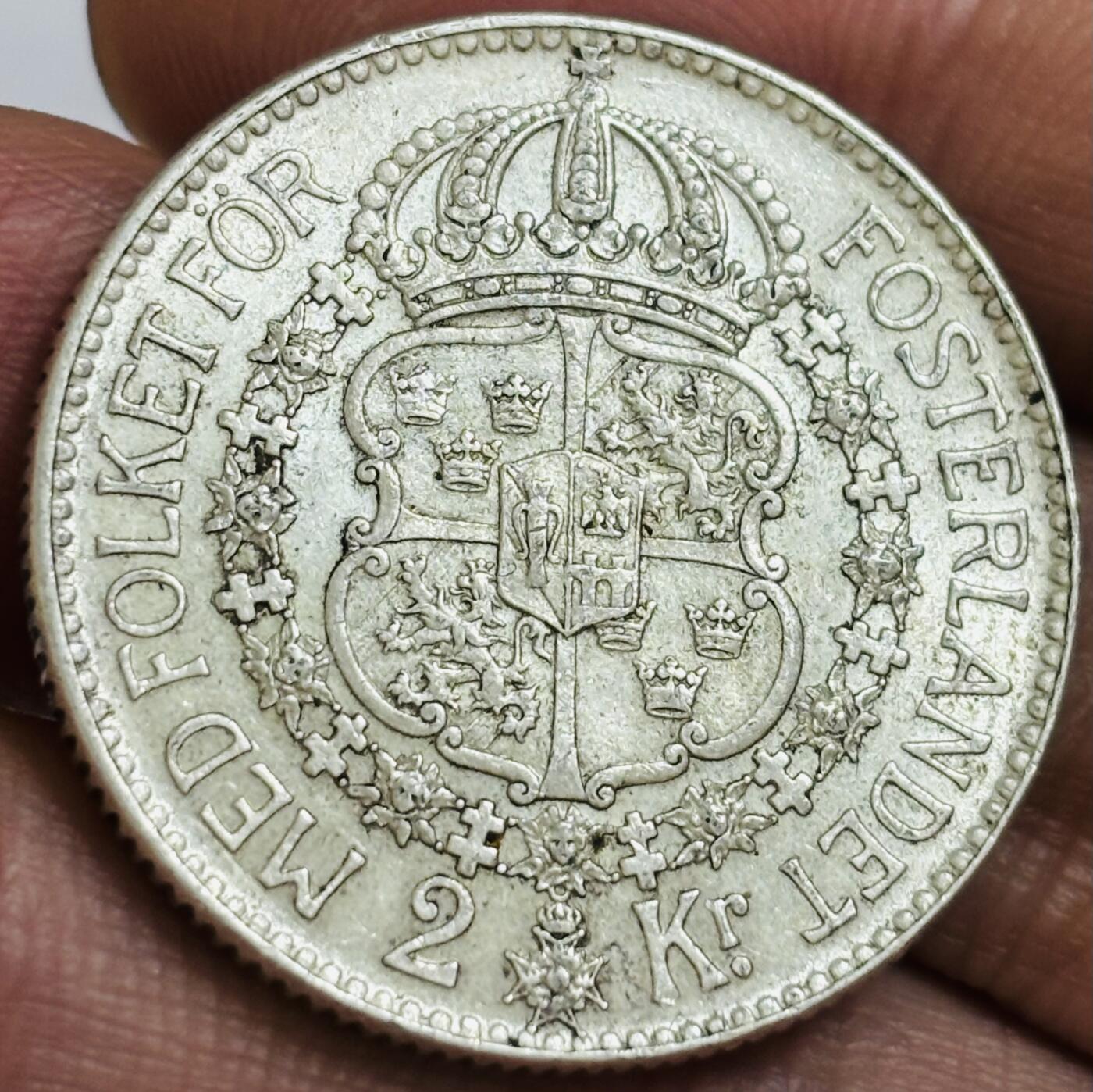 文馨钱币收藏第 286 场，圣诞节专场【 长期接收代拍品低至 0 佣金】 带光极美品 1934 年瑞典古斯塔夫五世 2 克朗大银币，第一版 800 银