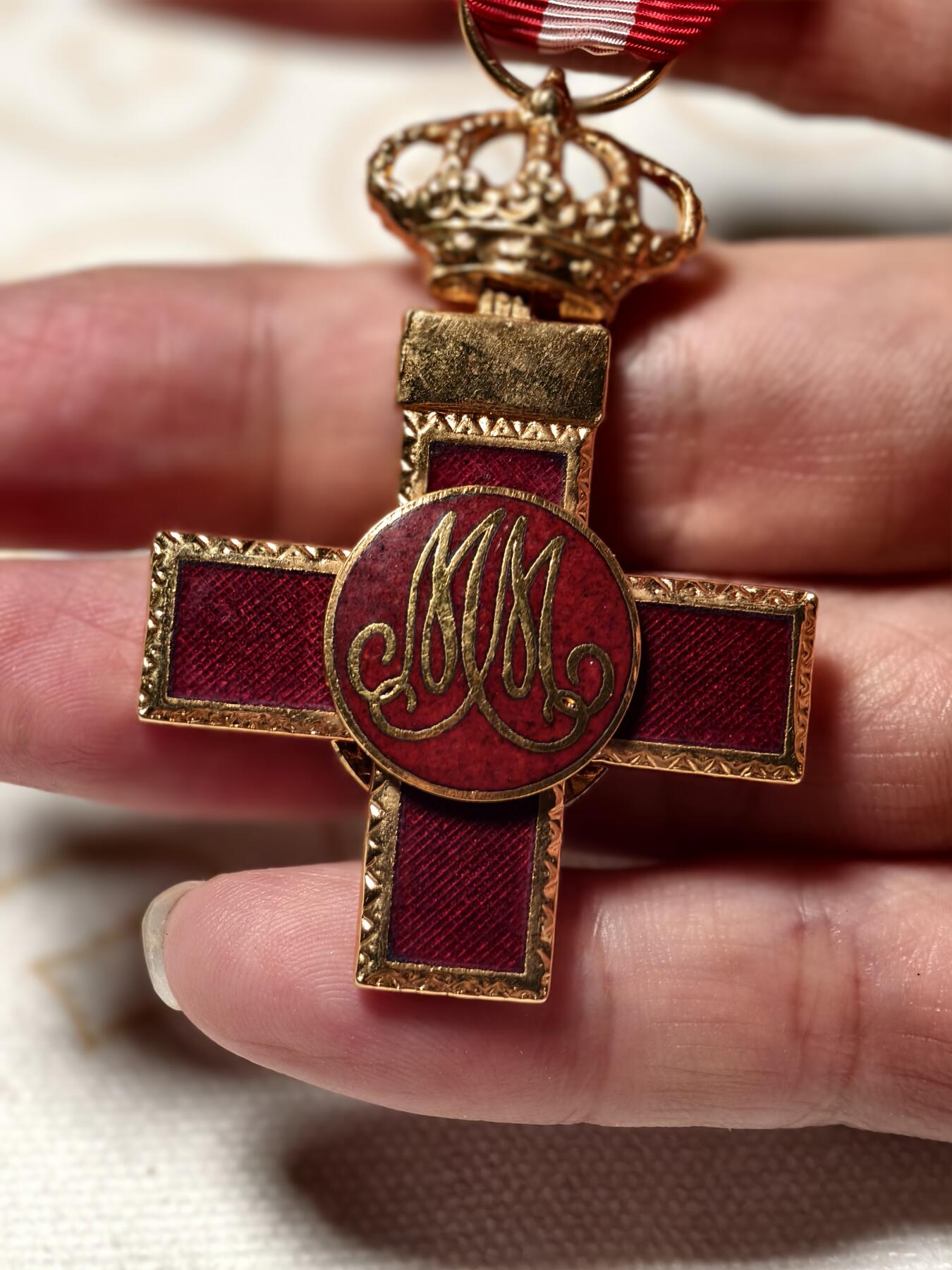 抚柳草堂-第三期章牌钱币 奖章勋章限时免佣 满百包邮 放漏专场 西班牙军事功勋 双面珐琅工艺精美 原品不是复刻 不是复刻 不是复刻 重要的事情说三遍 如果原品依然拍出复刻的价格 以后就再也不上这个品种了