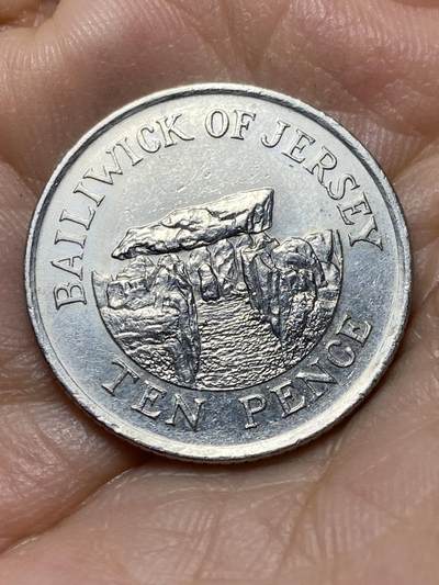 2025年第一百三十九场(总第一百六十五场）外国好品散币场(免佣金) - 英属泽西岛🇯🇪1992年10便士(伊丽莎白二世中年花冠，第三套第二版首发年，缩小尺寸版)