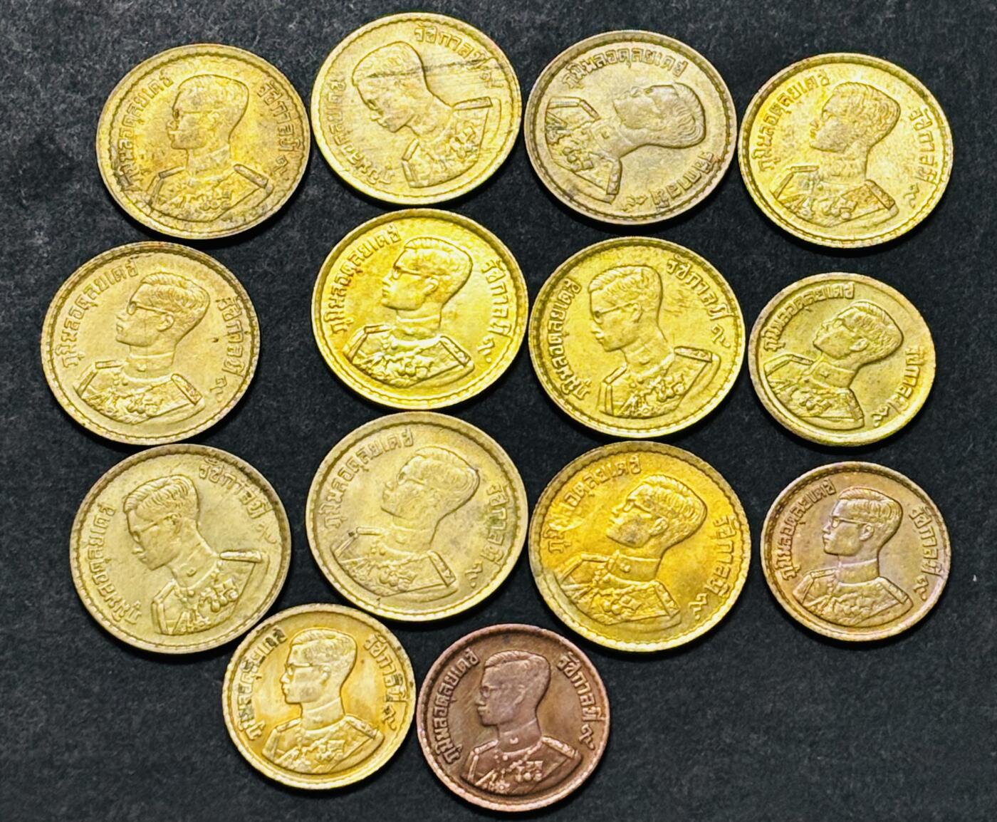 文馨钱币收藏第 286 场，圣诞节专场【 长期接收代拍品低至 0 佣金】 早期原光未流通状态泰国铜币一组 14 枚