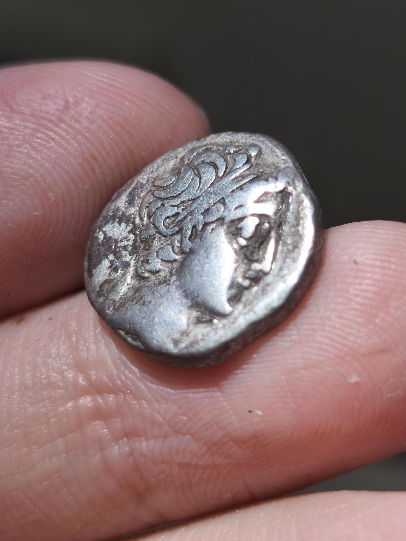 星盘世界钱币十二月二十七日古典币专场 稀有精品！塞琉古德米特里乌斯二世 1德拉克马银币 美索不达米亚-塞琉西亚造币 背面宙斯坐像 米特里达特斯一世进入塞琉西亚使用了这个样式