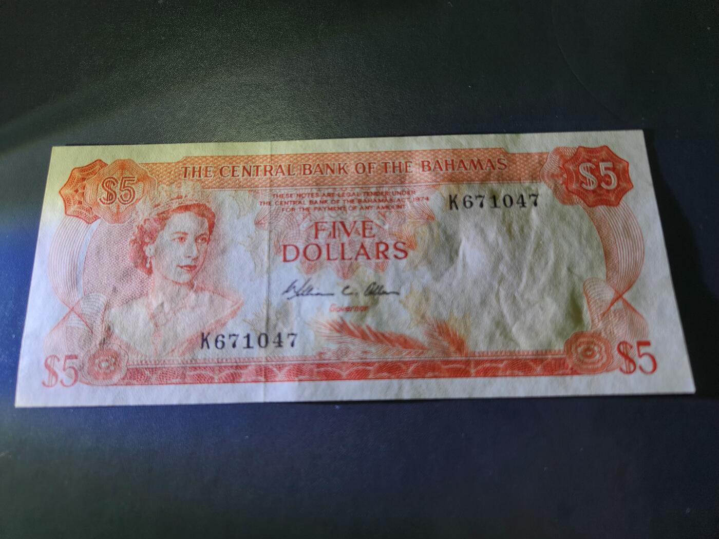 12月21号晚上8点 外国纸币自动截拍第75场  1974年 巴哈马5元 纸币 女王彩背 几乎全新原汁原味
