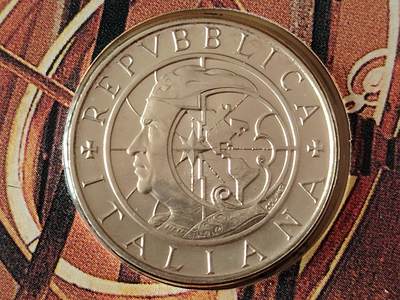 布加迪🐬～世界钱币(上海)🌾第 266 期 /  各国套币和散币 - 意大利🇮🇹 1990年 500里拉普制纪念银币卡装 11g 29mm  哥伦布发现美洲新大陆