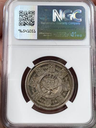 万国钱币拍卖第058期（万国新年大拍） NGC MS62 1840年德国普鲁士威廉四世加冕纪念小银章 30.5MM 15G 相比较42MM的少很多 德系加冕名品 高浮雕酱彩包浆 斧劈刀斩般的锋利感