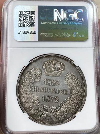 万国钱币拍卖第058期（万国新年大拍） NGC MS62 1872年德国萨克森金婚2泰勒 帝国最后的2泰勒 原味酱彩转光孔雀蓝点缀