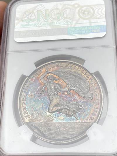 万国钱币拍卖第058期（万国新年大拍） NGC MS62 1890年德国威廉二世通过与英国签订《赫尔戈兰条约》将赫尔戈兰群岛纳入帝国版图纪念大银章 罕见品种 火烧云七色幻彩镜面喷砂质感 38MM