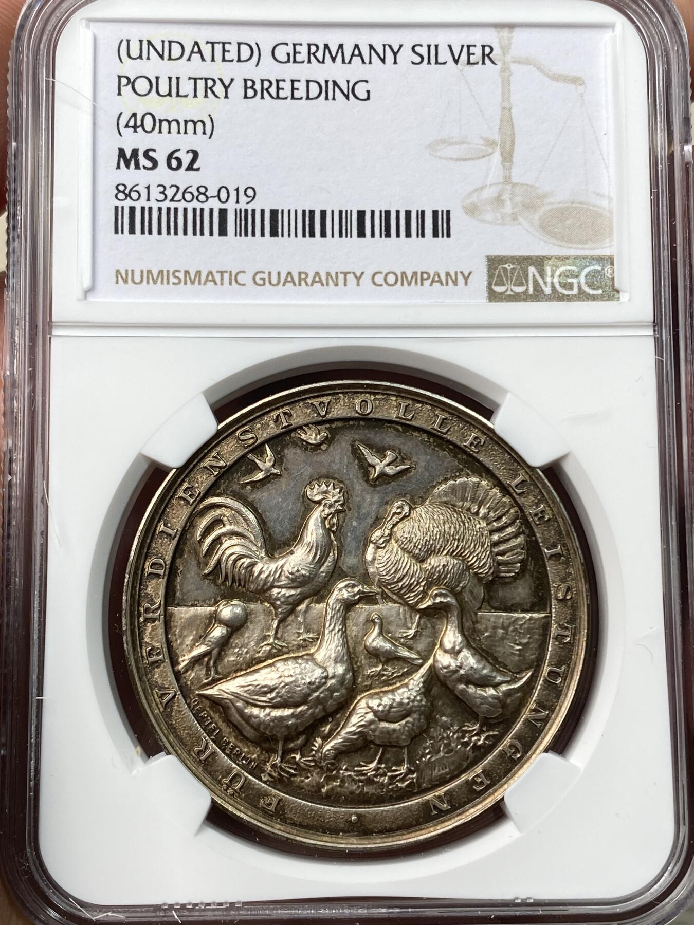 万国钱币拍卖第058期（万国新年大拍） NGC MS62 19世纪德国家禽类纪念大银章 罕见的出现了火鸡雕刻非常细腻到位 高浮雕原味环五彩包浆精美异常 