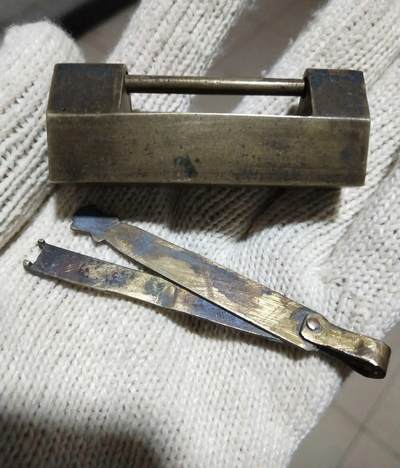 江南站杂件场 - 清代名家郭茂兴铜锁，带款，带钥匙，可以打开