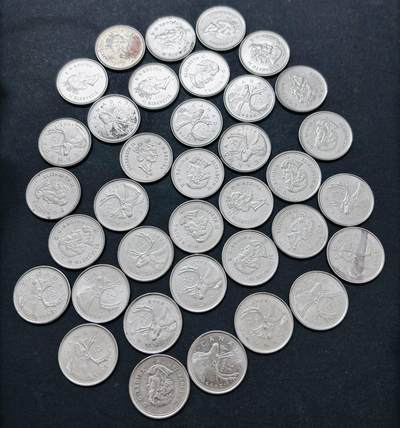 文馨钱币收藏第 286 场，圣诞节专场【 长期接收代拍品低至 0 佣金】 - 原光好品加拿大各时期，各年份女王头像 25 分驯鹿 36 枚，高值币，一个也要一块多，折合人民币 9×5.11=45.99 元