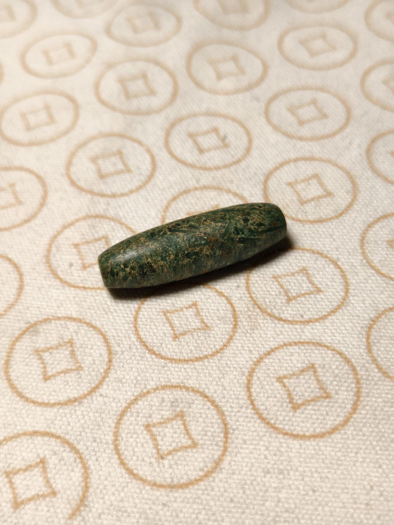 抚柳草堂-第三期章牌钱币 奖章勋章限时免佣 满百包邮 放漏专场 奥尔梅克文明古珠  3000系 大年份 典型器永久保真 难得好品 长(mm):42.4;宽(mm):12.9;高(mm):12.4;重10.8g