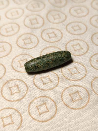 抚柳草堂-第三期章牌钱币 奖章勋章限时免佣 满百包邮 放漏专场 - 奥尔梅克文明古珠  3000系 大年份 典型器永久保真 难得好品 长(mm):42.4;宽(mm):12.9;高(mm):12.4;重10.8g