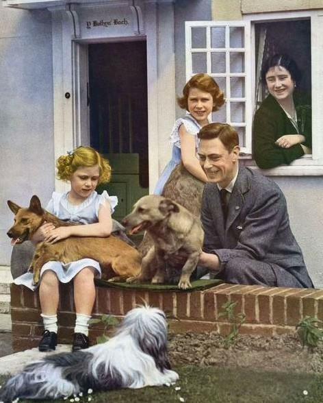 新西兰官方发行《伊丽莎白公主与玛格丽特公主》三角异形雕刻版