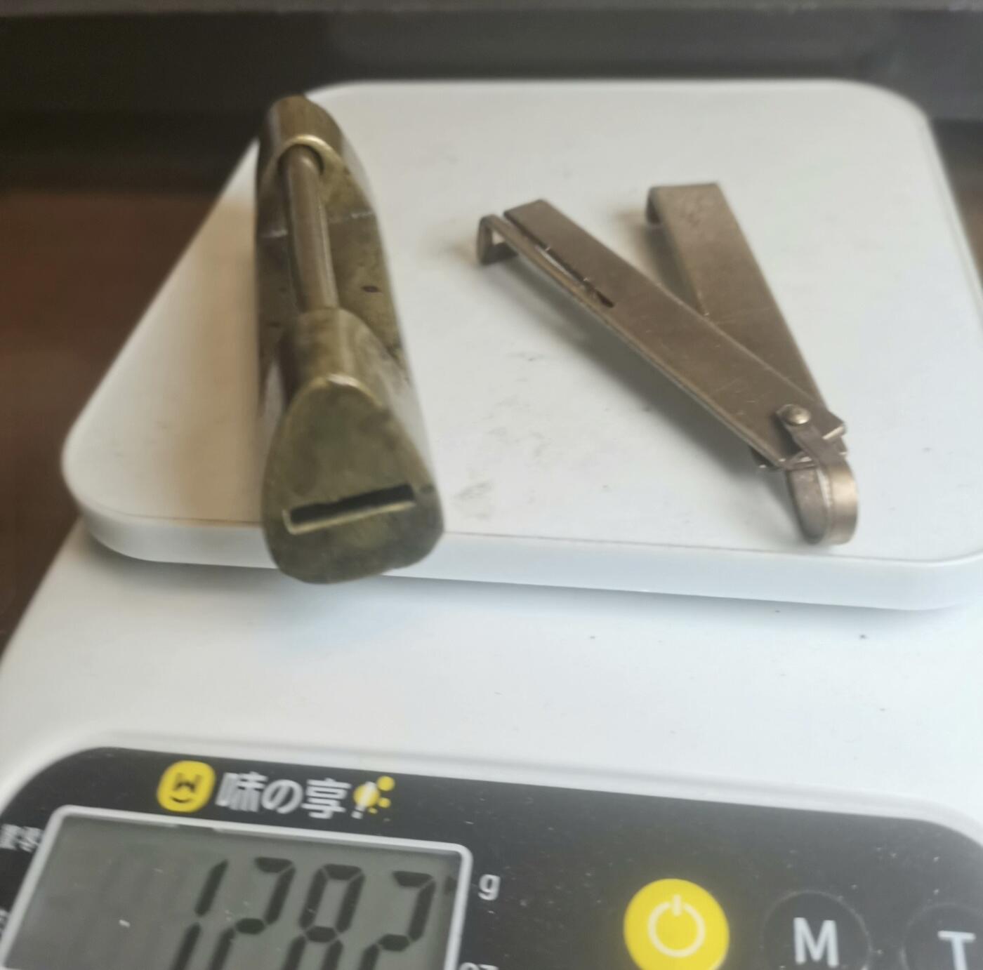 江南站杂件场 清代名家李怡兴铜锁，带款带钥匙，可以打开