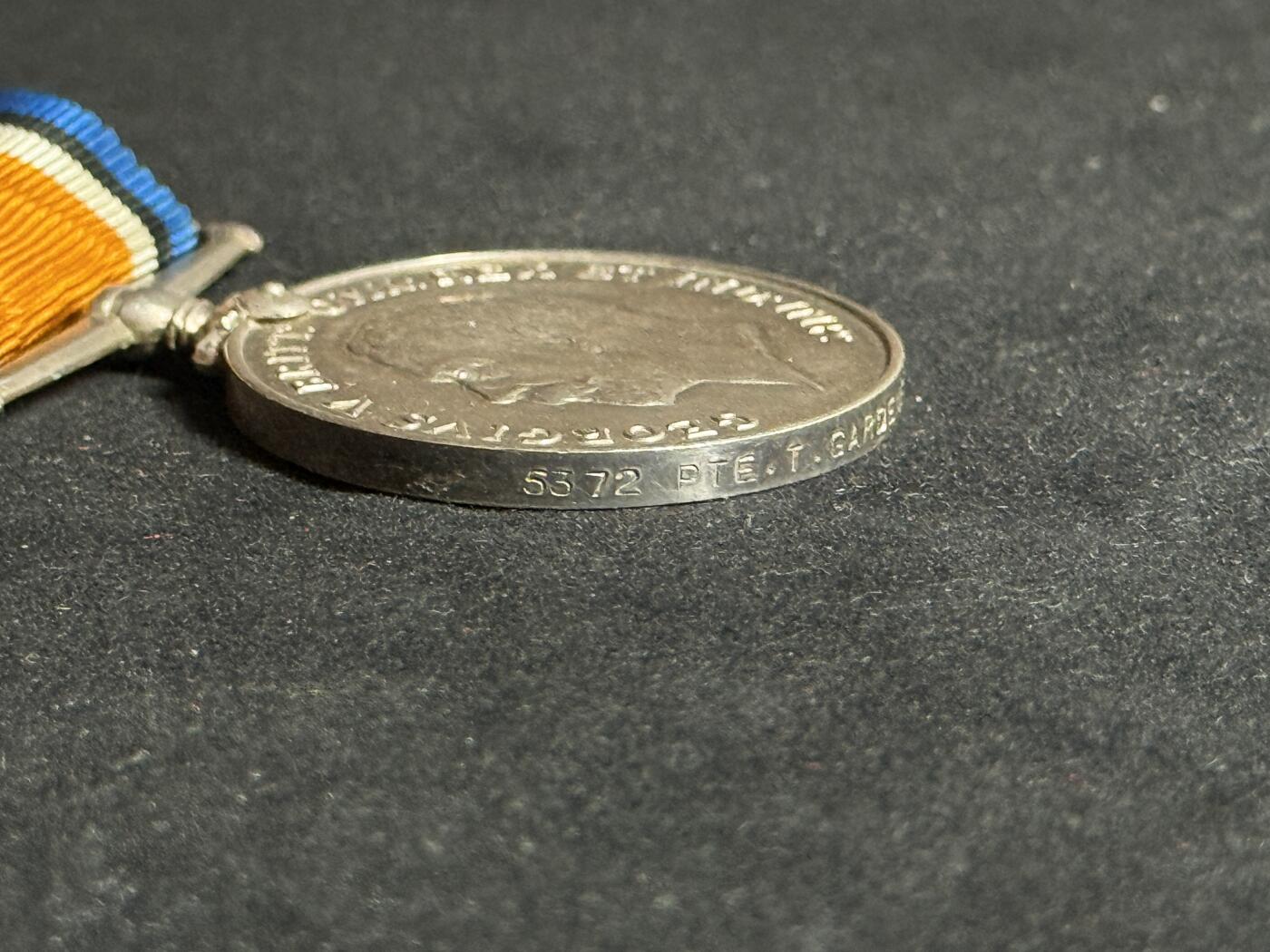 欢庆元旦！戎马世界章牌大赏第109期元旦大拍 英国一战战争奖章，银制，超长绶带，重约33g