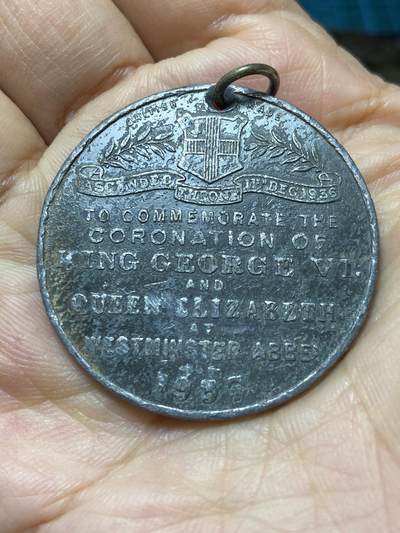 2025年第一百三十九场(总第一百六十五场）外国好品散币场(免佣金) - 英国🇬🇧1937年纪念章，直径38.4毫米，厚1.6毫米，重18.97克(乔治六世国王和伊丽莎白王后威斯敏斯特教堂加冕纪念章)
