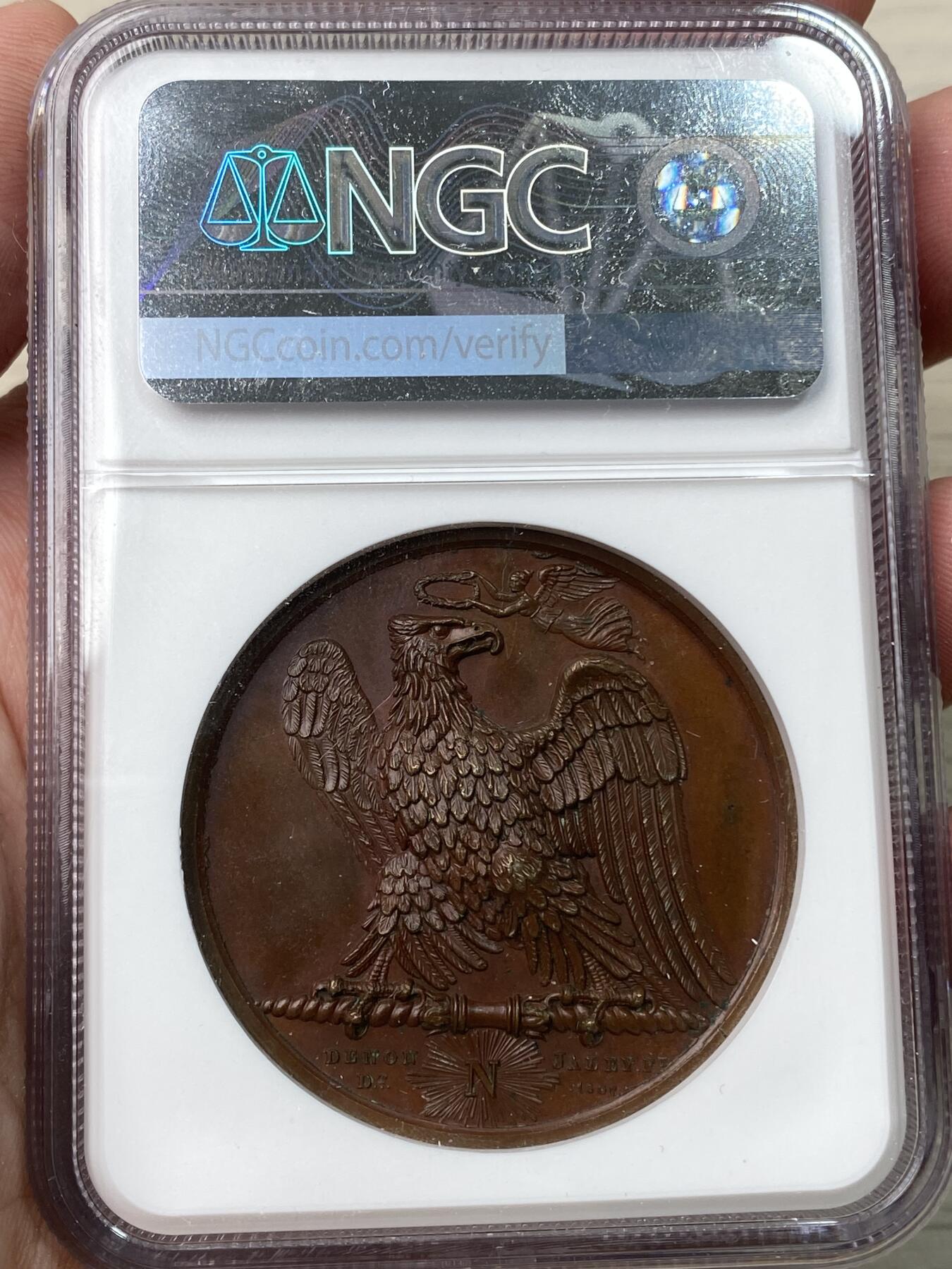 万国钱币拍卖第058期（万国新年大拍） NGC MS64 1807年法国拿破仑一世庆祝法军年度军事胜利大铜章 背面华丽的高浮雕胜利之鹰 异常雄壮威武 