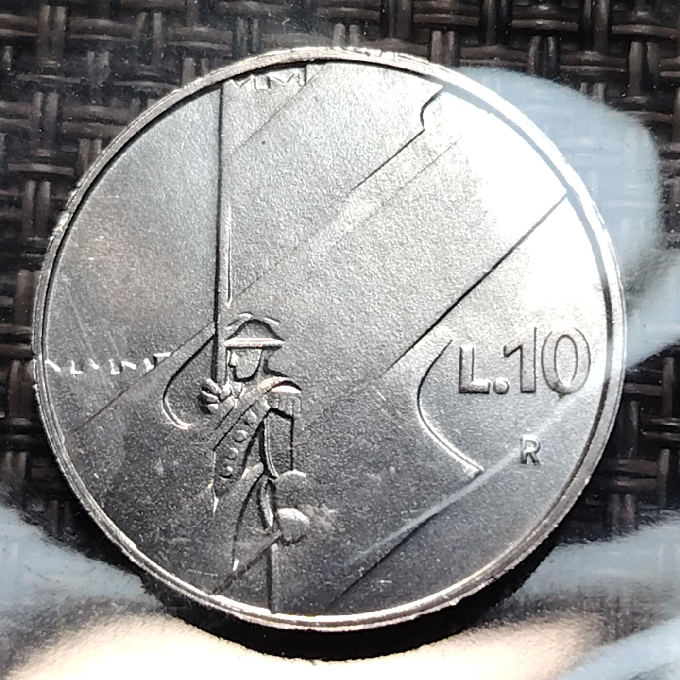 布加迪🐬～世界钱币(上海)🌾第 266 期 /  各国套币和散币