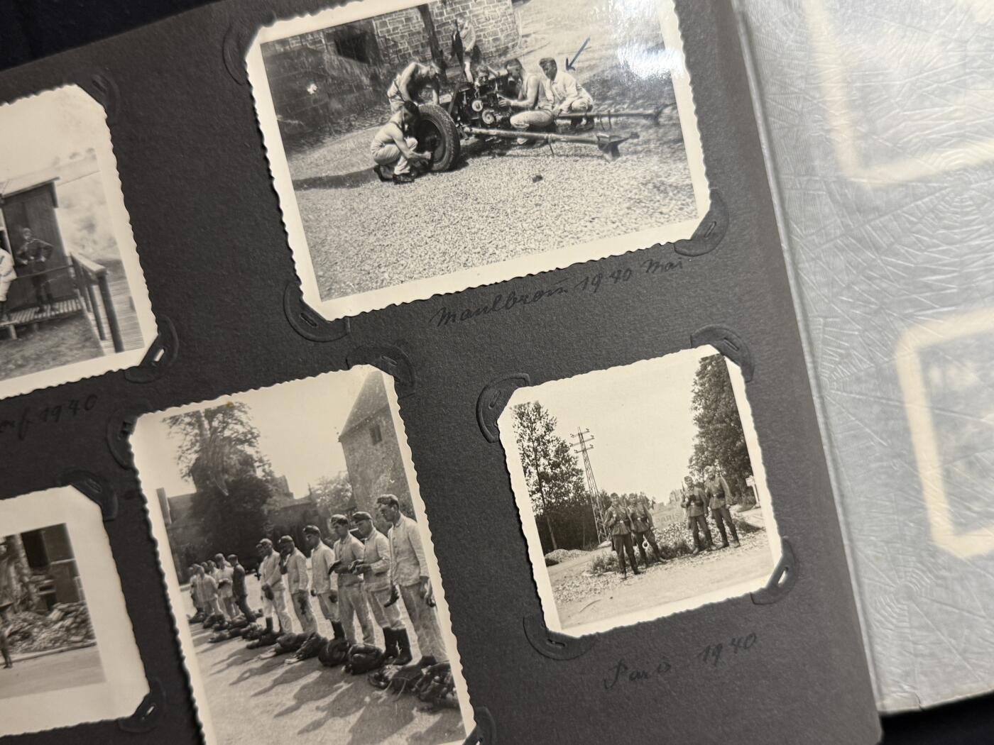 欢庆元旦！戎马世界章牌大赏第109期元旦大拍 铭记历史！德国二战老兵相册，照片约150张，记录了一个德国家庭的生活，包括婚姻、家庭、战争与城市废墟等内容，战前及法国战役相关照片（包括跨过马恩河）