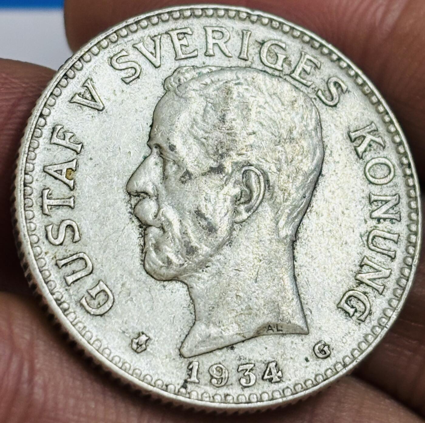 文馨钱币收藏第 286 场，圣诞节专场【 长期接收代拍品低至 0 佣金】 带光极美品 1934 年瑞典古斯塔夫五世 2 克朗大银币，第一版 800 银