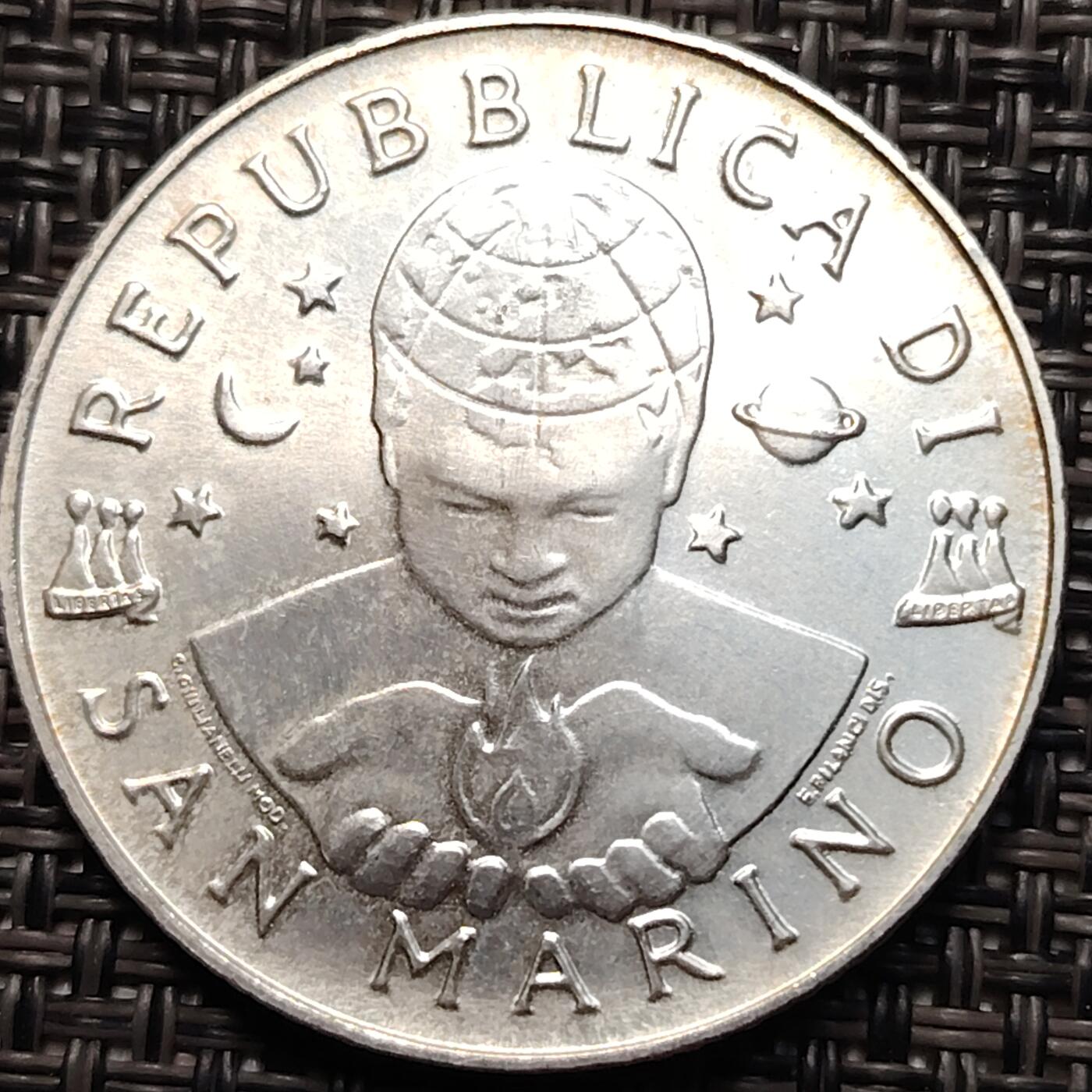 布加迪🐬～世界钱币(上海)🌾第 267 期 /  各国套币和散币