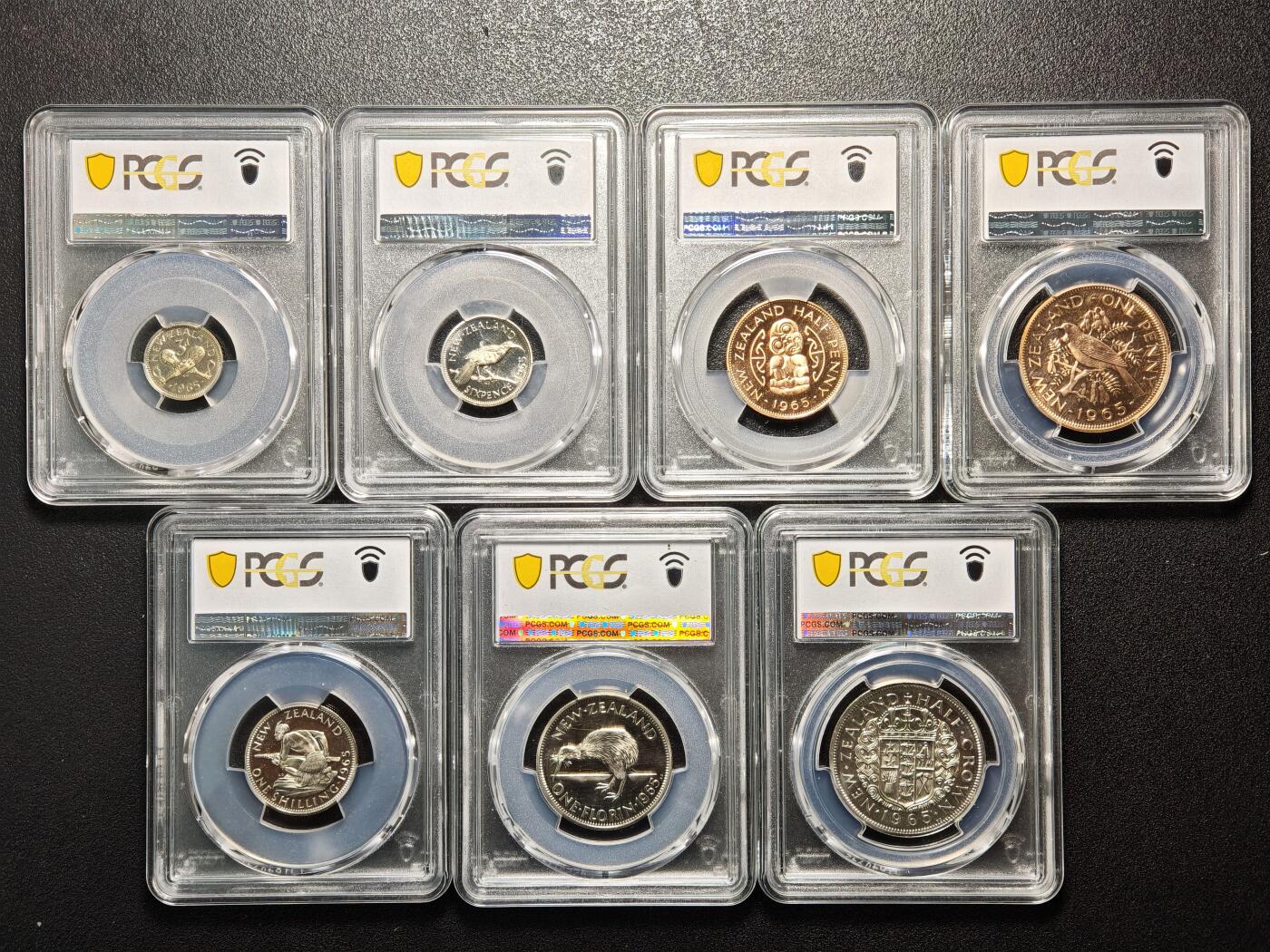 【德藏】世界币章拍卖第158期（拍品征集中~欢迎藏友联系） 1965年 新西兰套币 PCGS SP65～67 品相极佳 其中半便士、1便士，五彩淡包浆极其漂亮