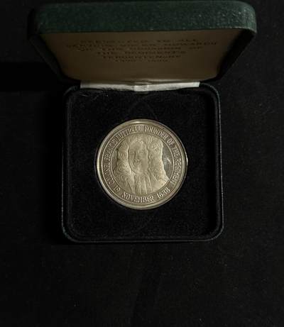 欢庆元旦！戎马世界章牌大赏第109期元旦大拍 - 英国陆军绿色霍华德团成立300周年纪念章，银制，重37g