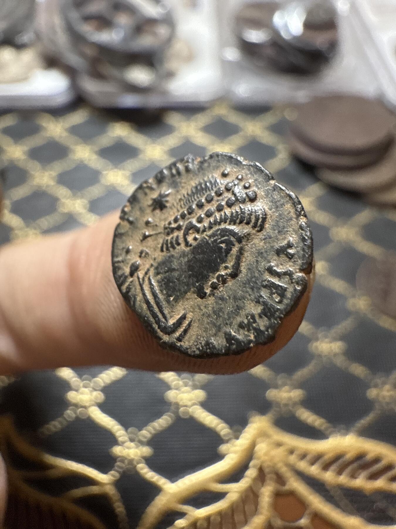 南宋泉阁俄币 外币 国币 专场第二十期 【送拍无额外佣金】 古罗马 公元383-408年 东罗马皇帝 阿卡狄乌斯士兵小铜币 文字和头像打制清晰 品相好