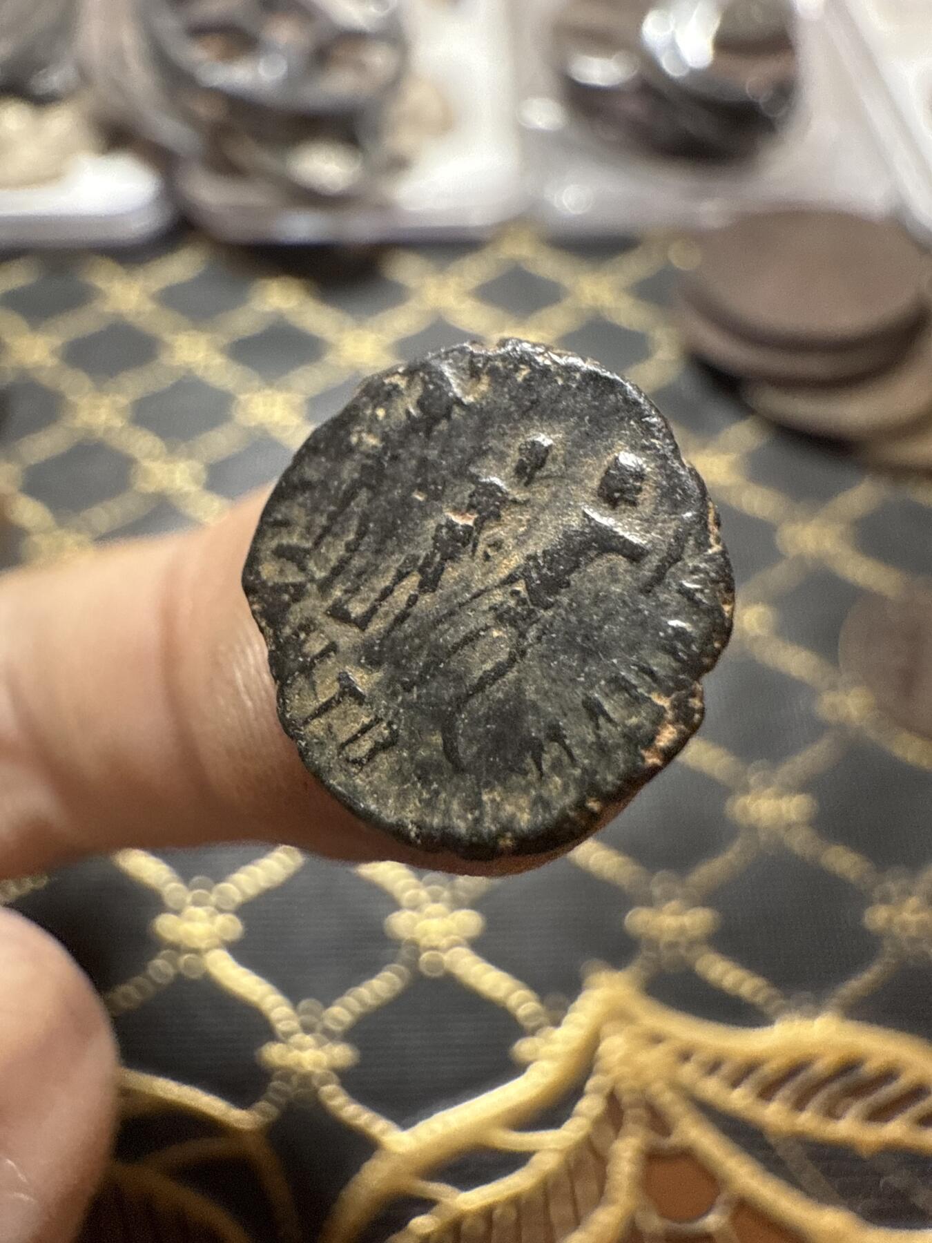 南宋泉阁俄币 外币 国币 专场第二十期 【送拍无额外佣金】 古罗马 公元383-408年 东罗马皇帝 阿卡狄乌斯士兵小铜币 文字和头像打制清晰 品相好