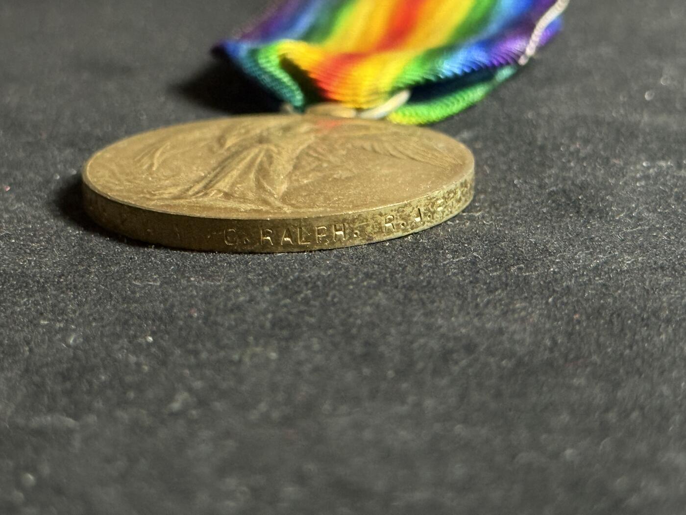 欢庆元旦！戎马世界章牌大赏第109期元旦大拍 英国一战胜利奖章，授予皇家空军（RAF）