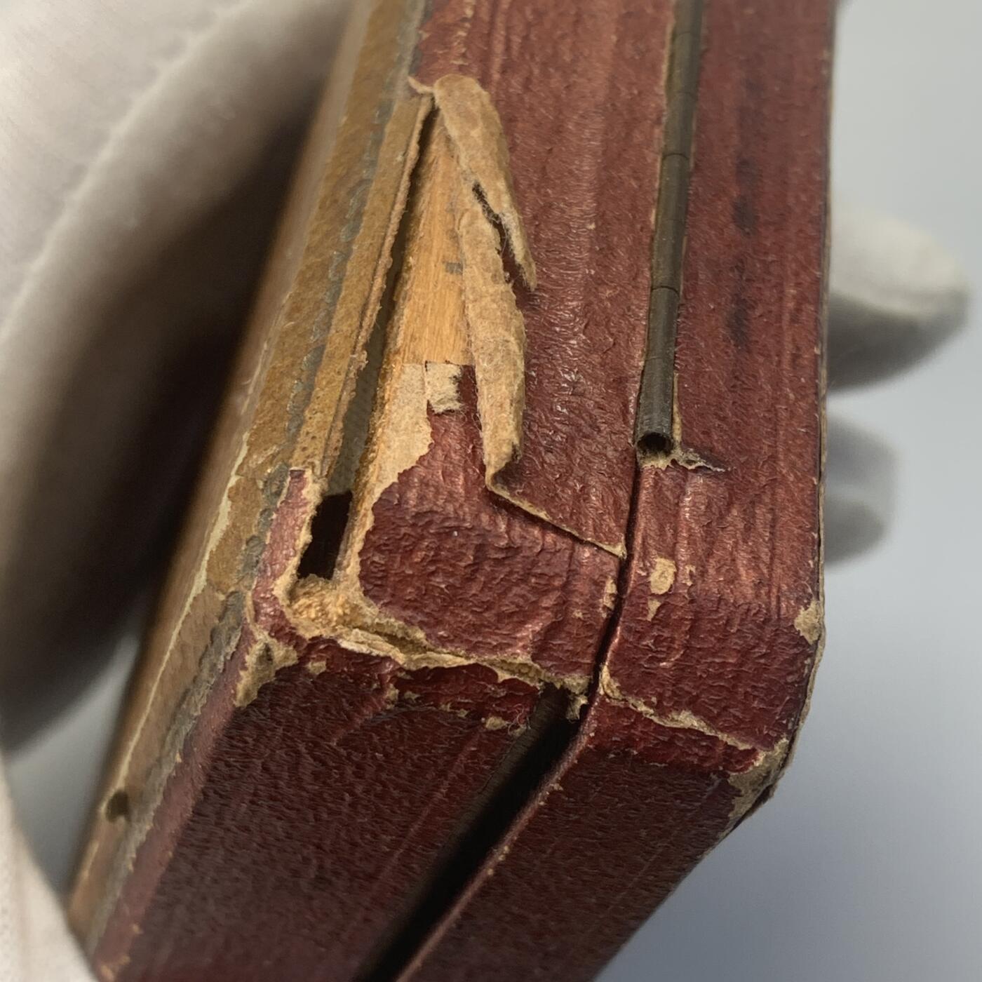 掌中浮雕-藏着的欧洲第047场 1968年梵蒂冈保罗六世增加联合国教士银章 ，约 36 X 45mm，47.22g，盒子有破损如图