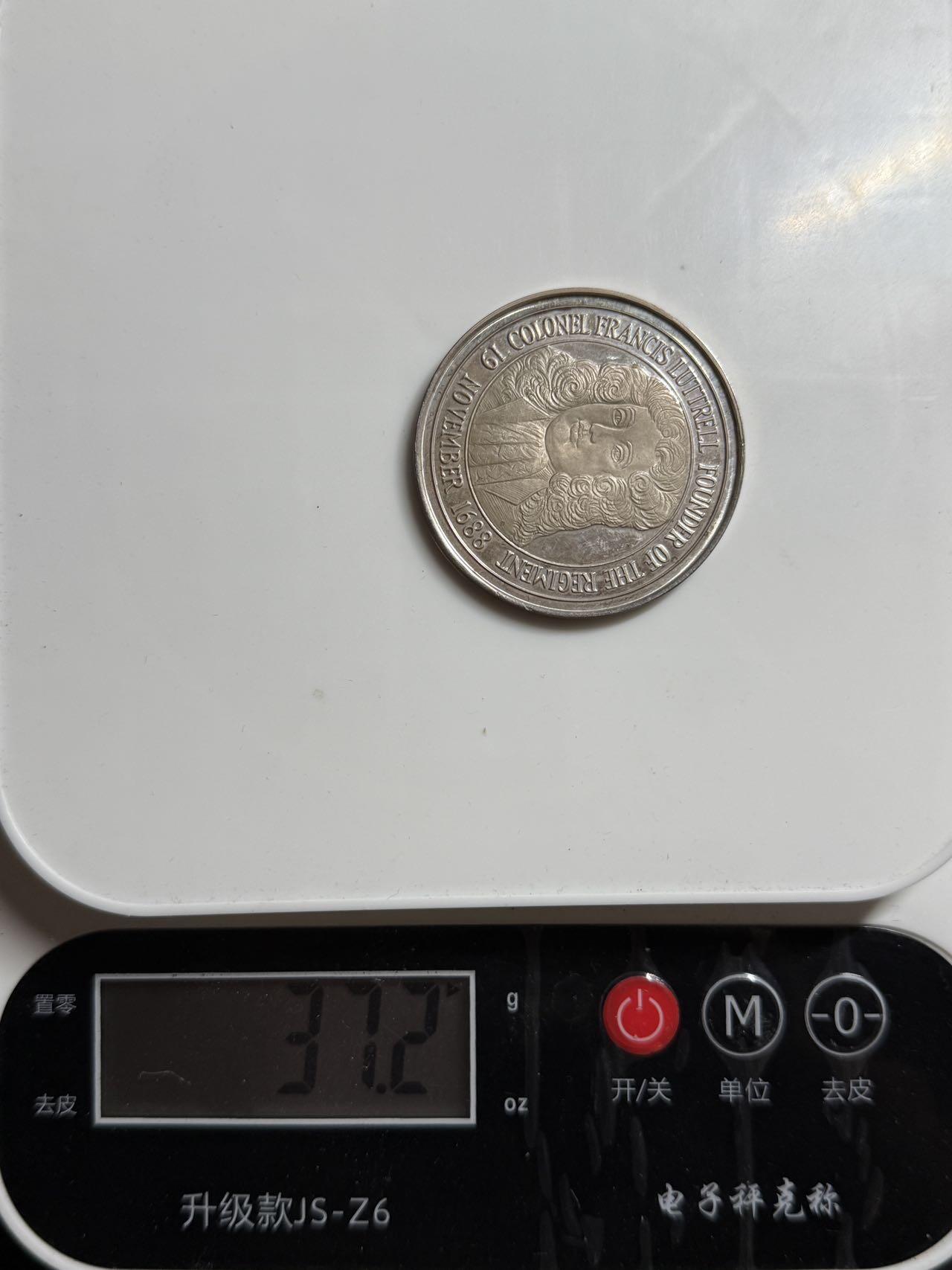 欢庆元旦！戎马世界章牌大赏第109期元旦大拍 英国陆军绿色霍华德团成立300周年纪念章，银制，重37g