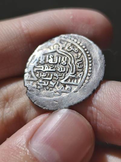 大蒙古兀鲁斯伊尔汗国2第尔汗银币，造于不赛因汗执政的回历719年，即公元1319/20年，无造币厂，好品难遇，有一个清晰的中国结，这是伊朗与中国之间文化交流的明证，有极大历史价值和收藏价值