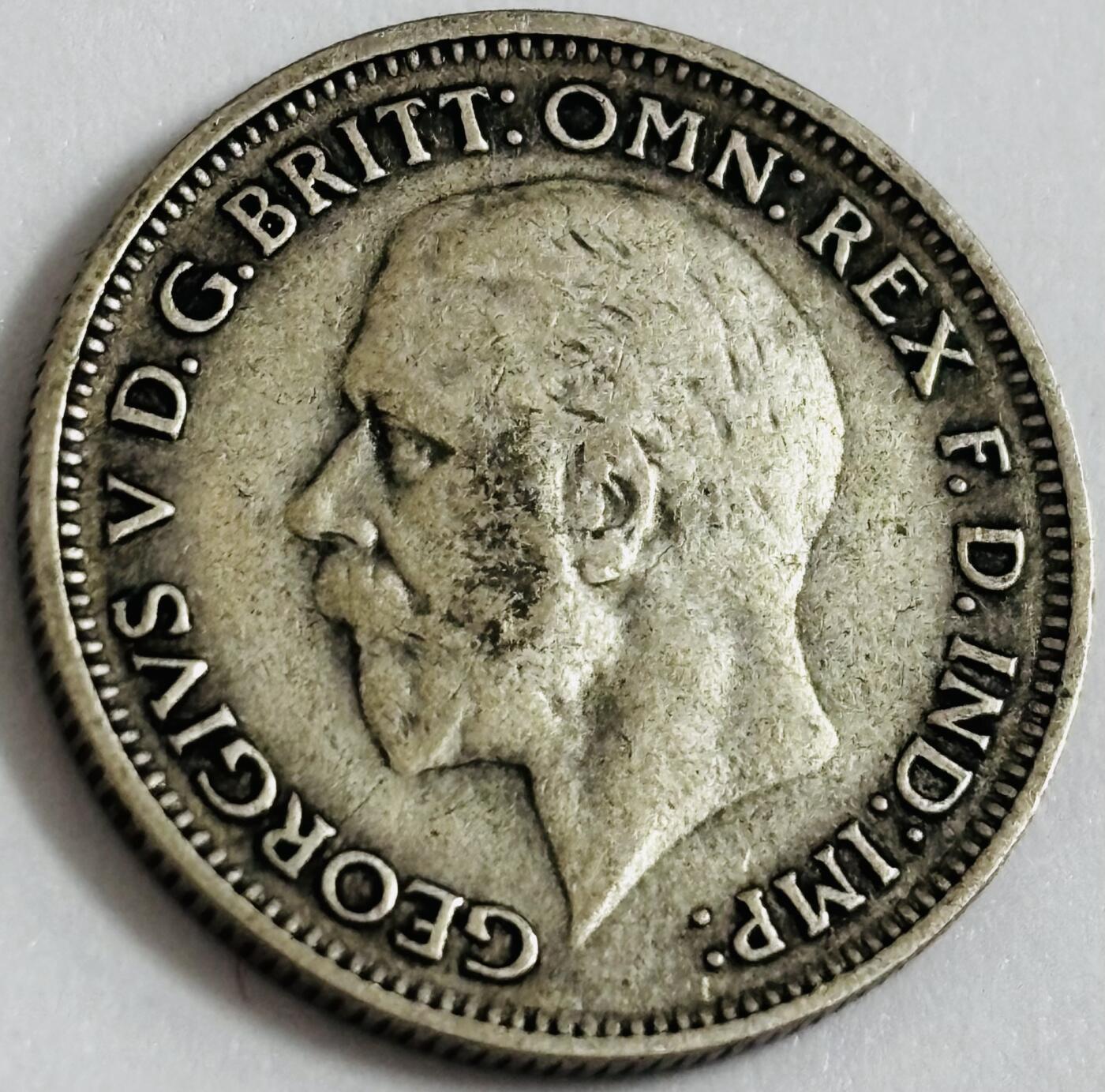 文馨钱币收藏第 286 场，圣诞节专场【 长期接收代拍品低至 0 佣金】 极美品 1934 年英国乔治五世 6 便士银币