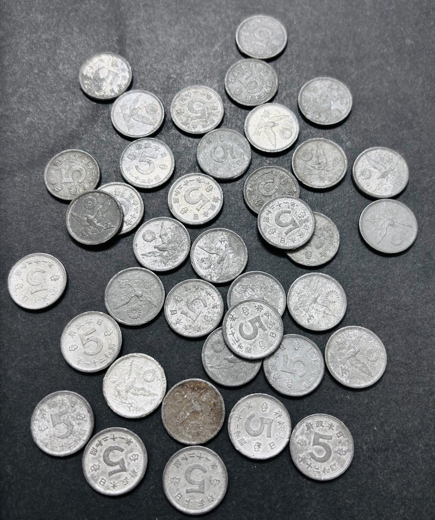 文馨钱币收藏第 286 场，圣诞节专场【 长期接收代拍品低至 0 佣金】 日本昭和时期各年份飞鸟 5 钱锌币，原光品相很多，38 枚