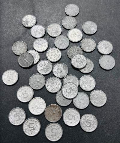 文馨钱币收藏第 286 场，圣诞节专场【 长期接收代拍品低至 0 佣金】 - 日本昭和时期各年份飞鸟 5 钱锌币，原光品相很多，38 枚