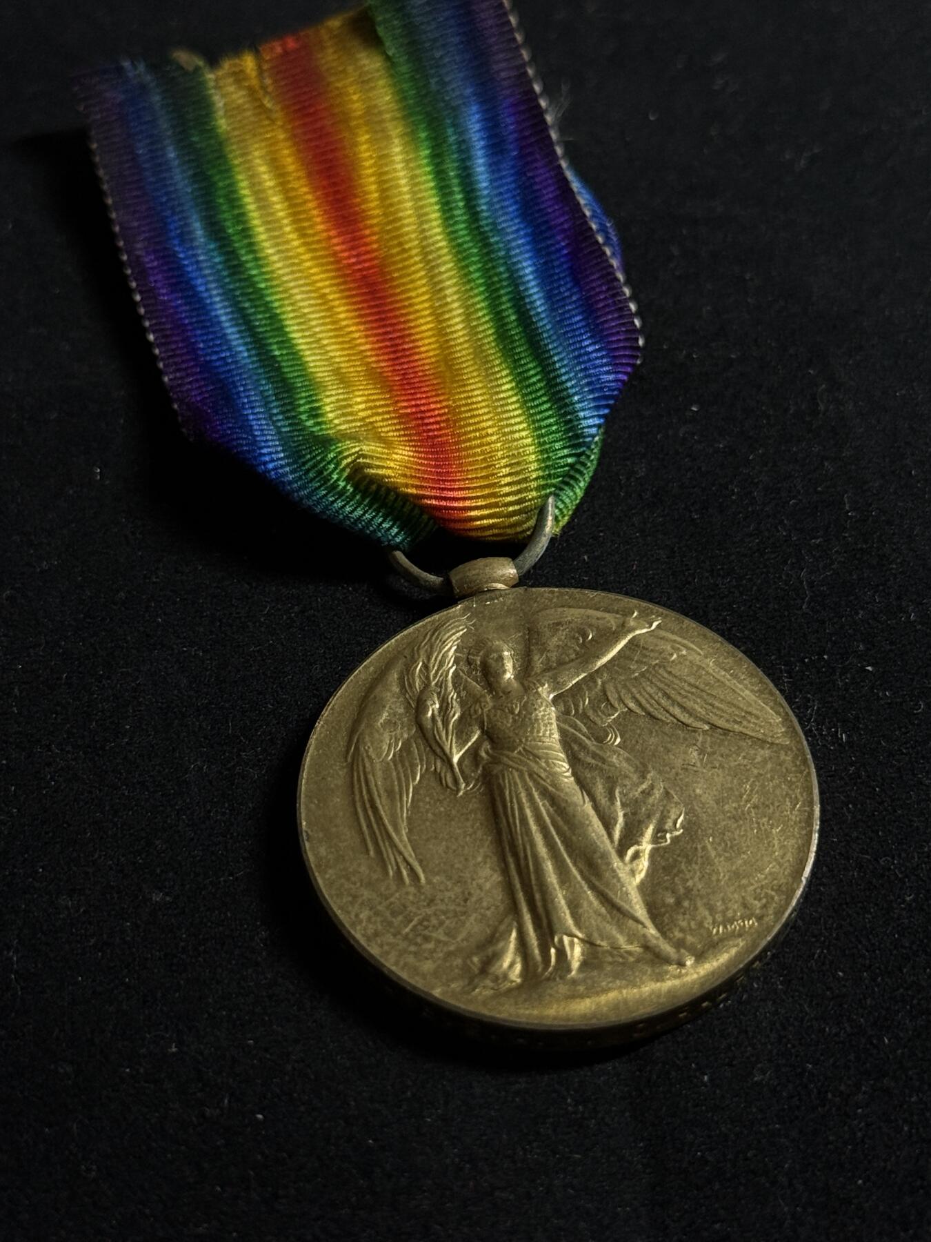 欢庆元旦！戎马世界章牌大赏第109期元旦大拍 英国一战胜利奖章，授予皇家空军（RAF）