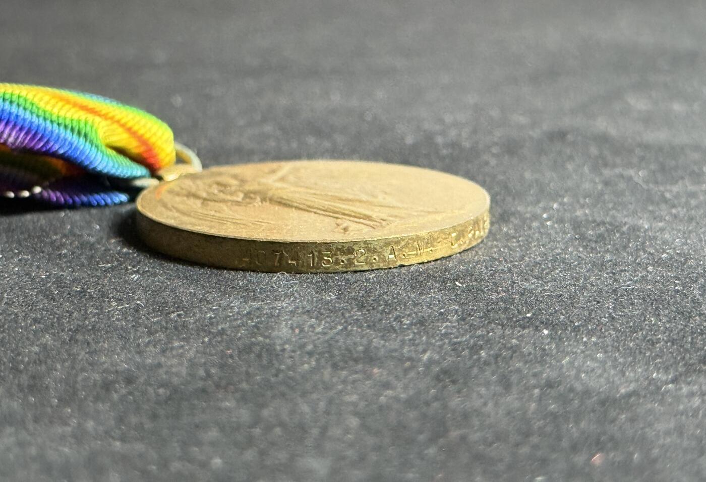 欢庆元旦！戎马世界章牌大赏第109期元旦大拍 英国一战胜利奖章，授予皇家空军（RAF）