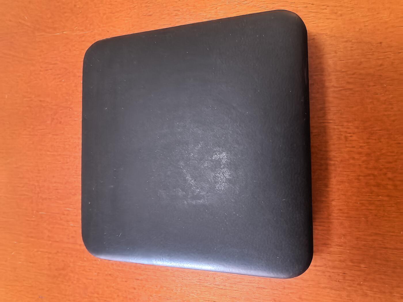 长老汇蛇年精选第八十五场拍卖 2013斐济火山之火系列之俄罗斯克罗诺斯基火山10元精制火山石填充银币，20克999银，盒证全，999枚