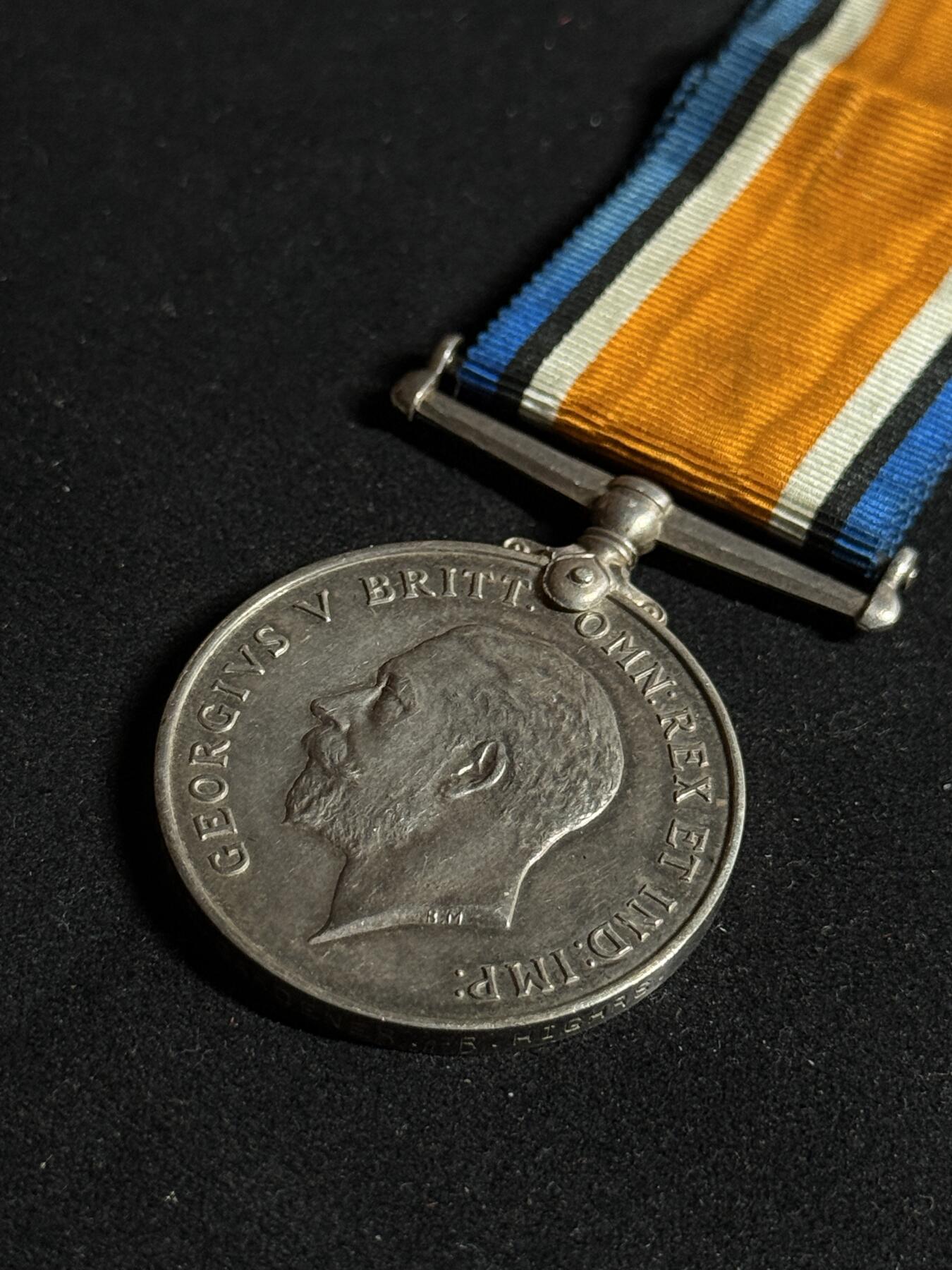 欢庆元旦！戎马世界章牌大赏第109期元旦大拍 英国一战战争奖章，银制，超长绶带，重约33g