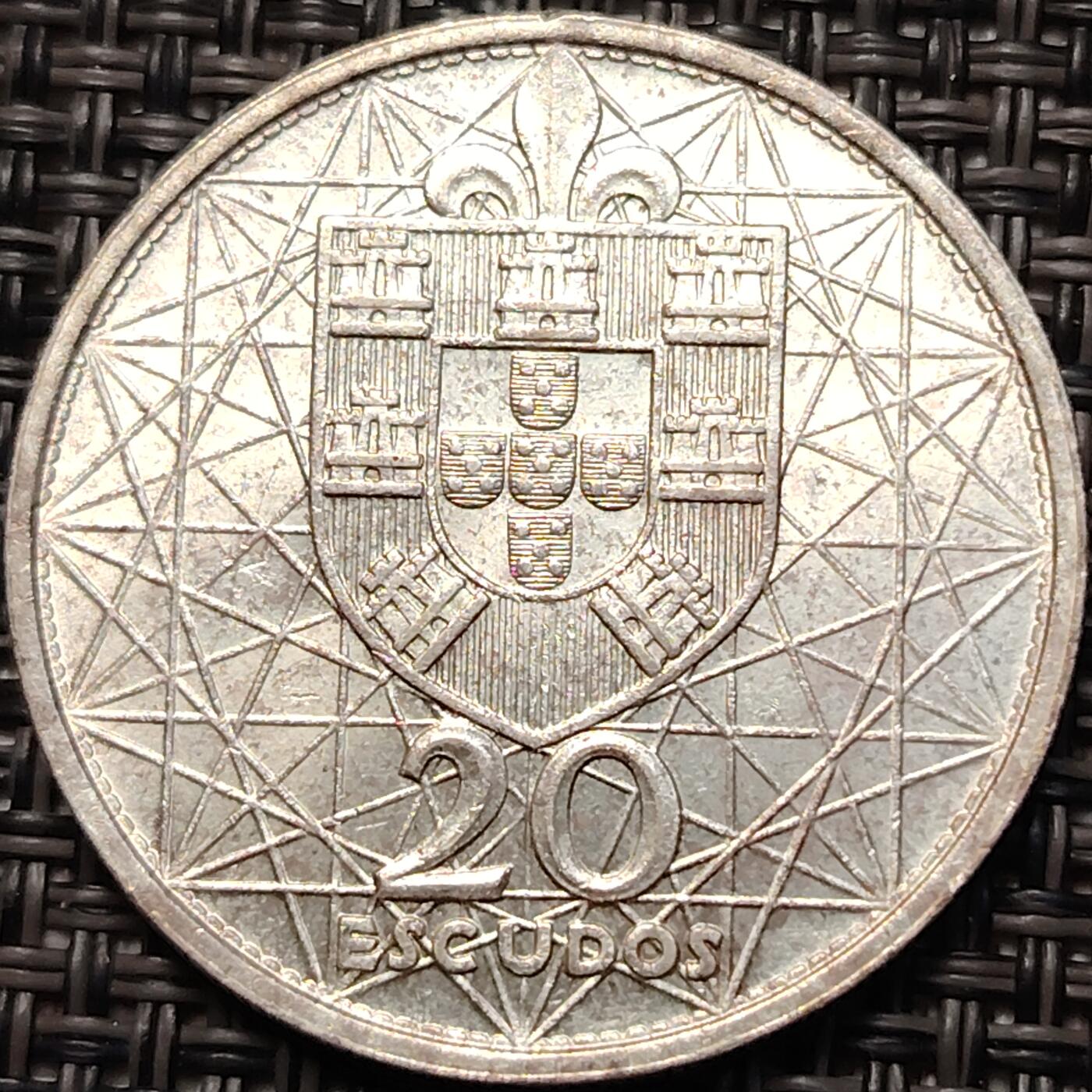 布加迪🐬～世界钱币(上海)🌾第 267 期 /  各国套币和散币 葡萄牙🇵🇹 1966年 20埃斯库多银币 萨拉查大桥建成纪念 10g/30mm