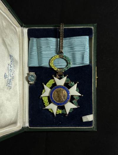 欢庆元旦！戎马世界章牌大赏第109期元旦大拍 - 巴西南十字勋章，银制，指挥官级，盒略齐全，非常厚重（75g）